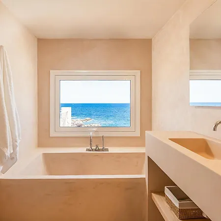 Villa Peaceful Getaway By The Sea In Na Macaret, Menorca Na Macaret